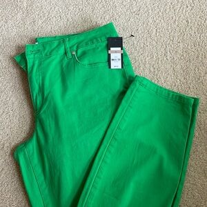 NWT Crown & Ivy pants 98% cotton 2% spandex skinny leg  size 12 green